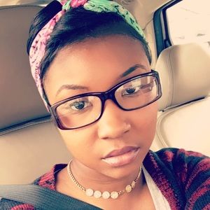 Meet your Posher, Courtney